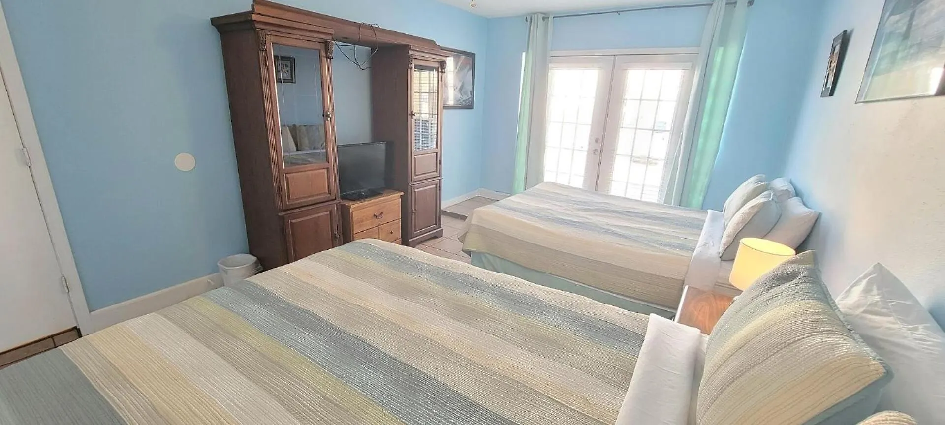 Private Townhome With Private Pool - Sparkys Pool House South Padre Island