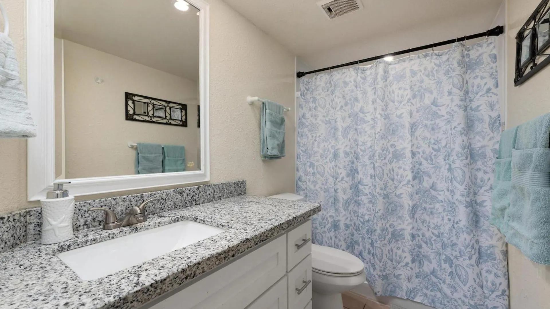 Lovely 2 Bed 2 Bath 2nd Floor By Holiday home