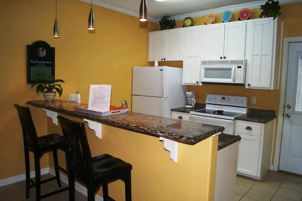 Cabos Ii #2 Mid-island 2-3 Minute To Walk Access Apartament