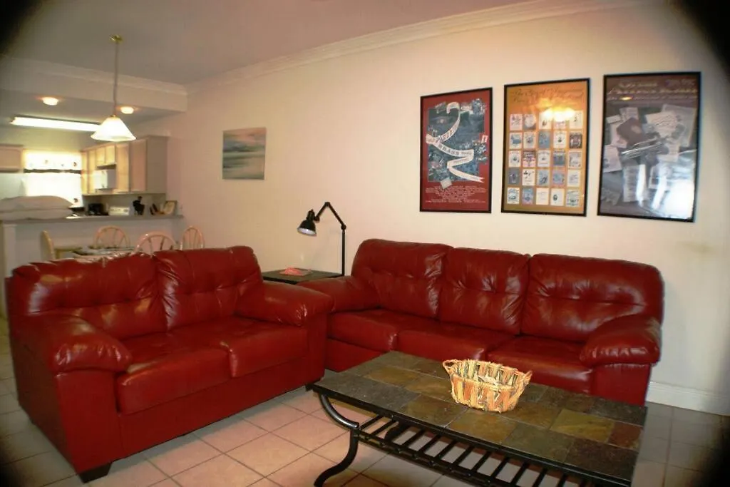 Sun Dancer #3 Mid Island 2 Minute Walk Access Apartment