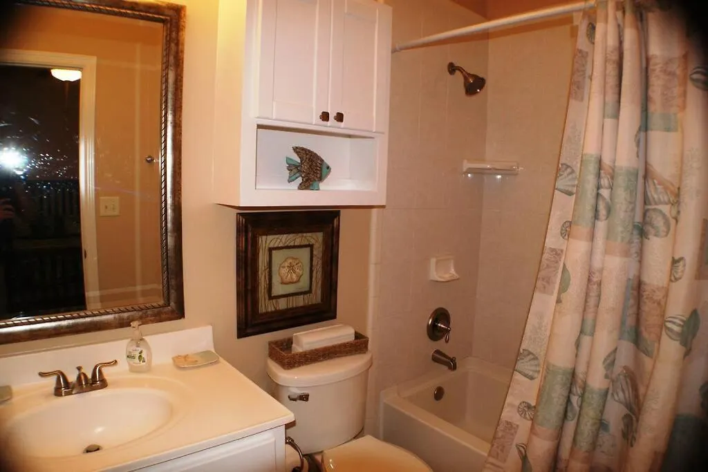 Apartment Cabos Ii #1 Mid-island 2-3 Minute Walk Access *