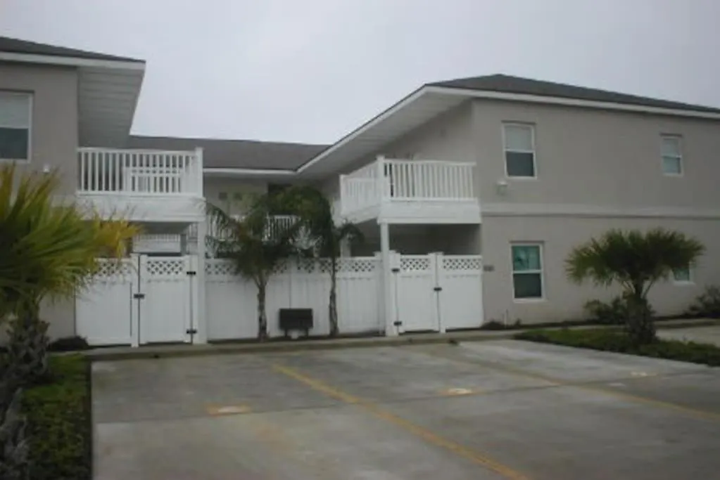 Cabos Ii #1 Mid-island 2-3 Minute Walk Access Apartment South Padre Island