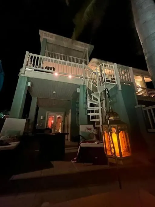 Breathtaking Sunset Views & Minutes To The Beach! *