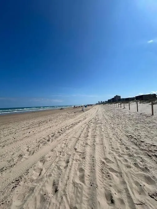Breathtaking Sunset Views & Minutes To The Beach!