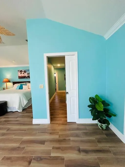Breathtaking Sunset Views & Minutes To The Beach! South Padre Island