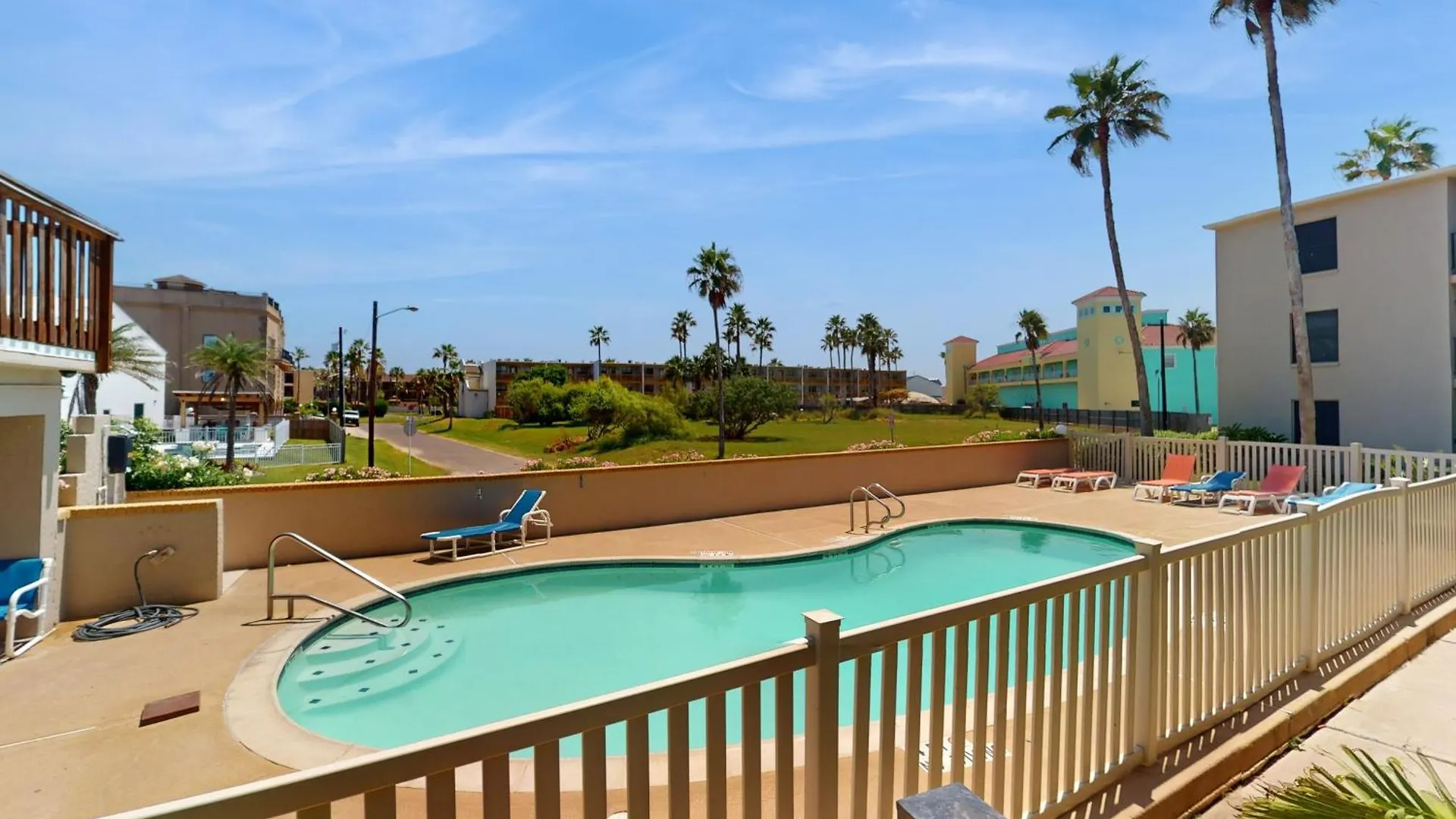 Apartment Habitat South Padre Island