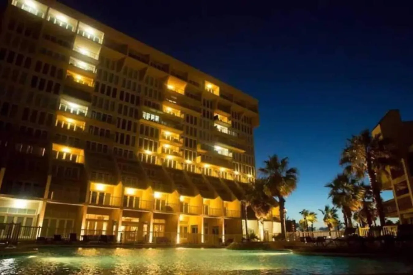 Holiday home Luxury Beachfront With Amazing Sunset Views *