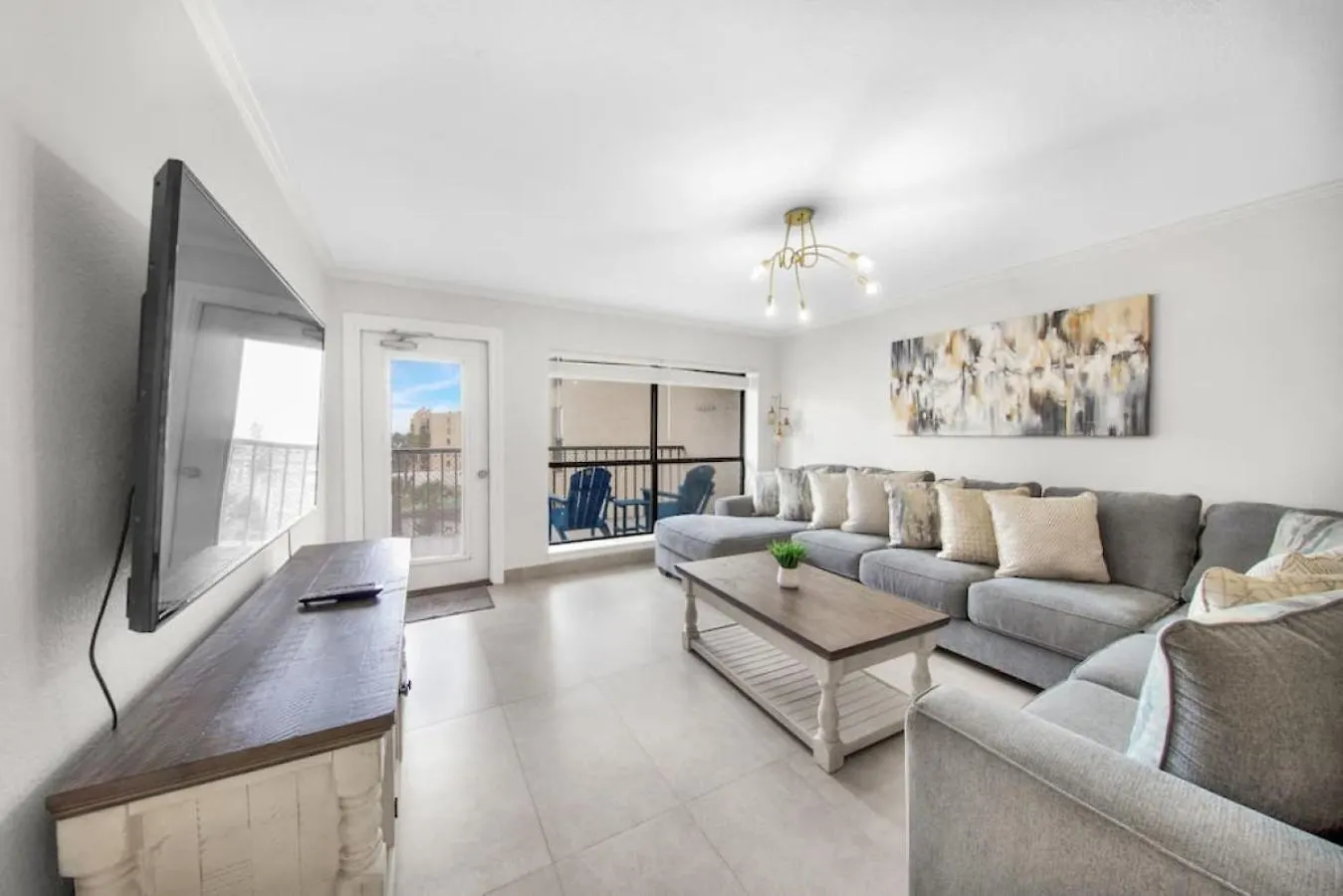 Amazing Saida Beachfront 2 Steps From Amenities Holiday home *