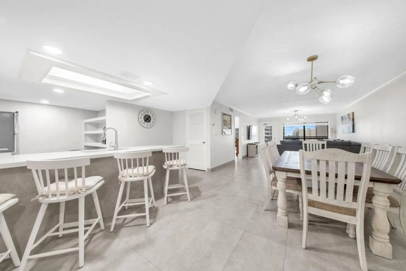 Amazing Saida Beachfront 2 Steps From Amenities Holiday home