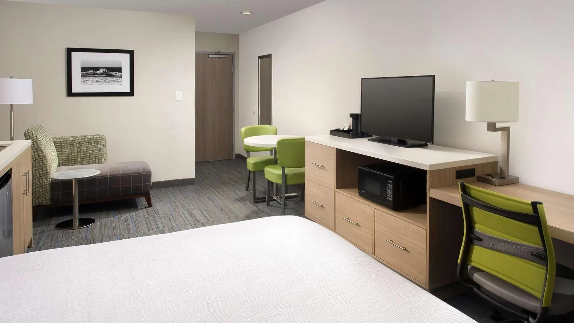 Western Beachside 3*