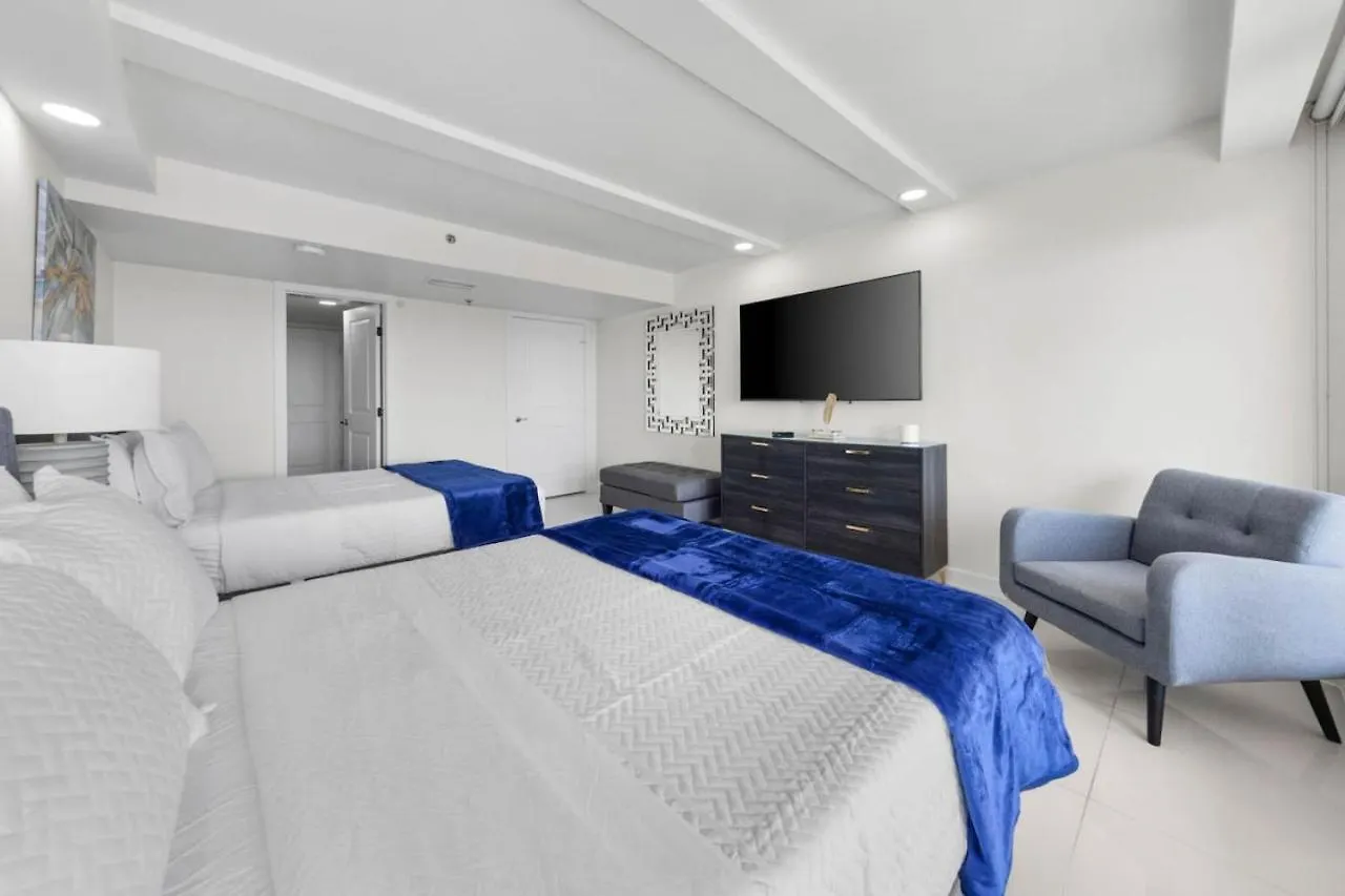 Stunning Sunsets And Spacex Views Apartment