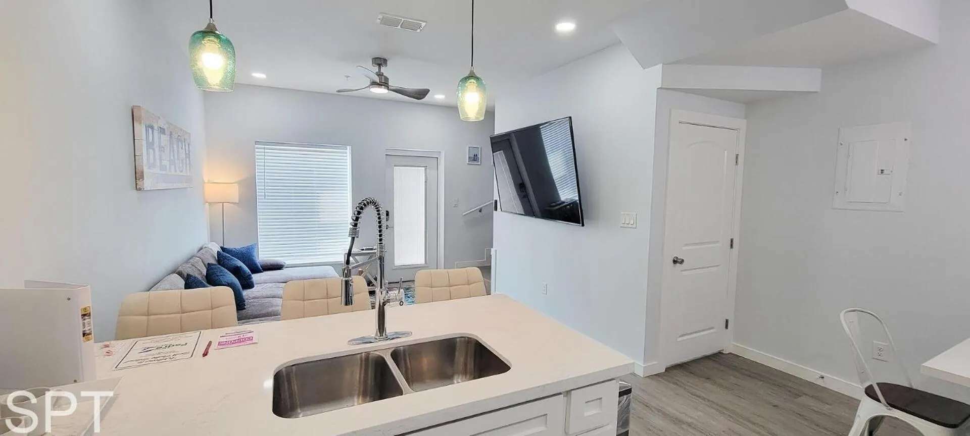 De Laguna 4 Townhouse *