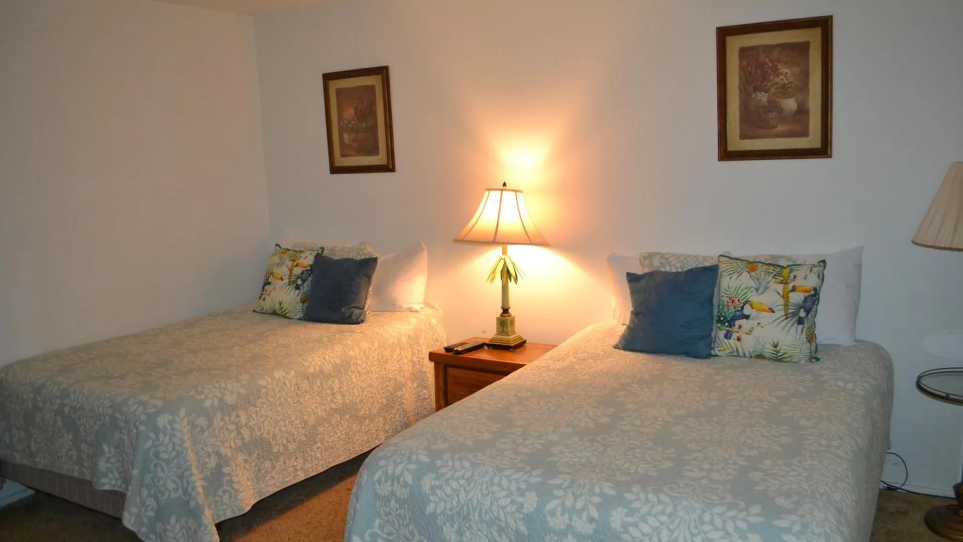 Holiday home Beachfront 2br Condo, Suntide Iii, Unit 209