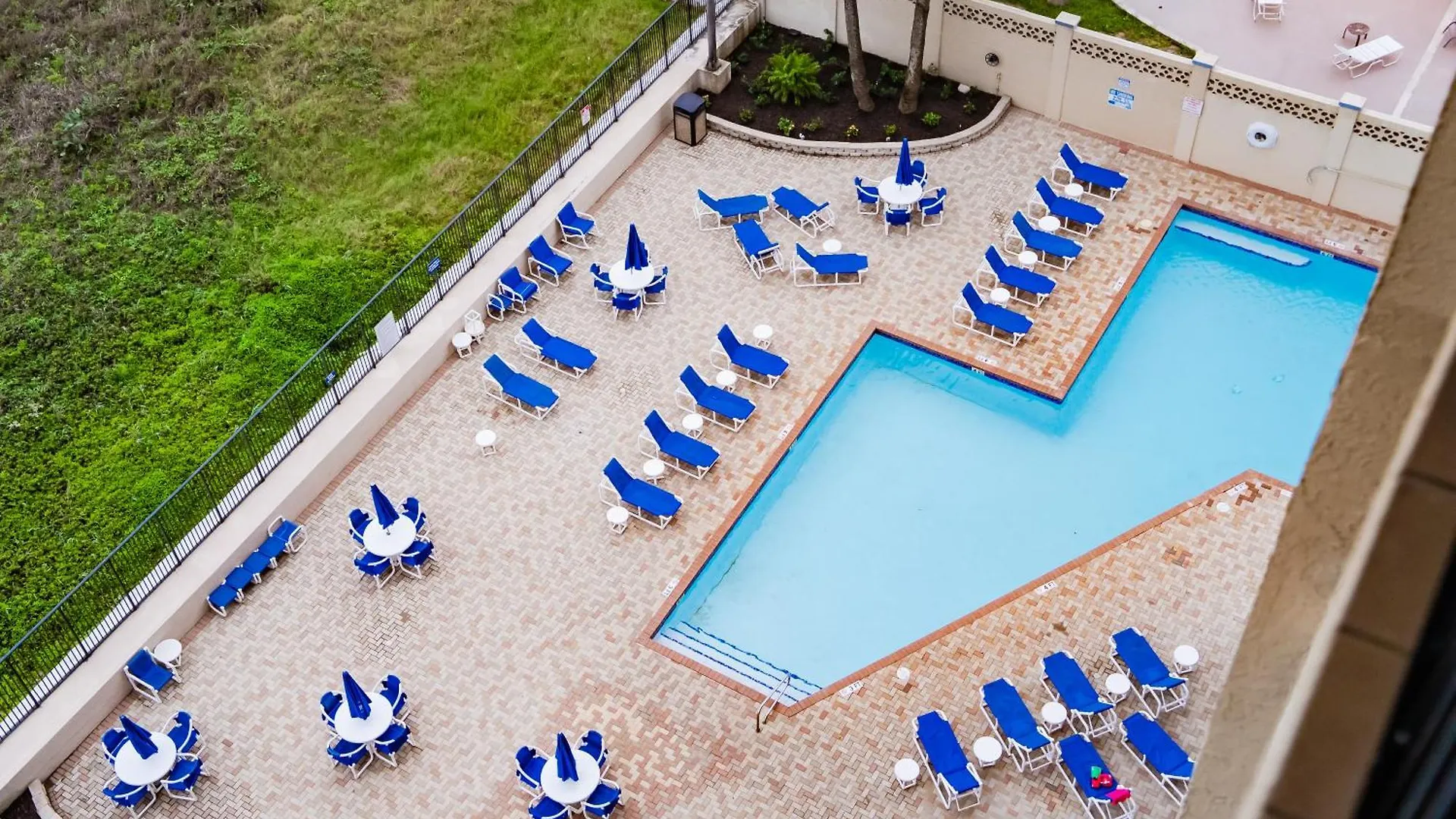 Holiday home Beachfront 2br Condo, Suntide Iii, Unit 209