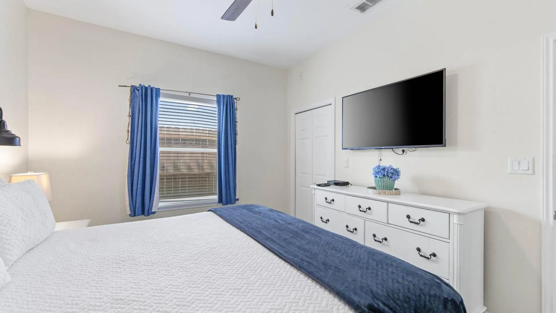 Holiday home Ground Floor Side 2min Walk To The Sf South Padre Island