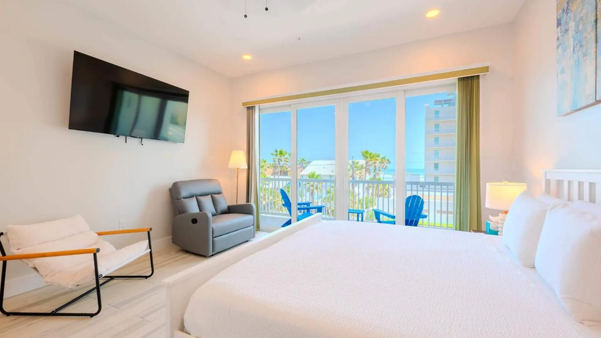 Moonlit Dunes Den Apartment *