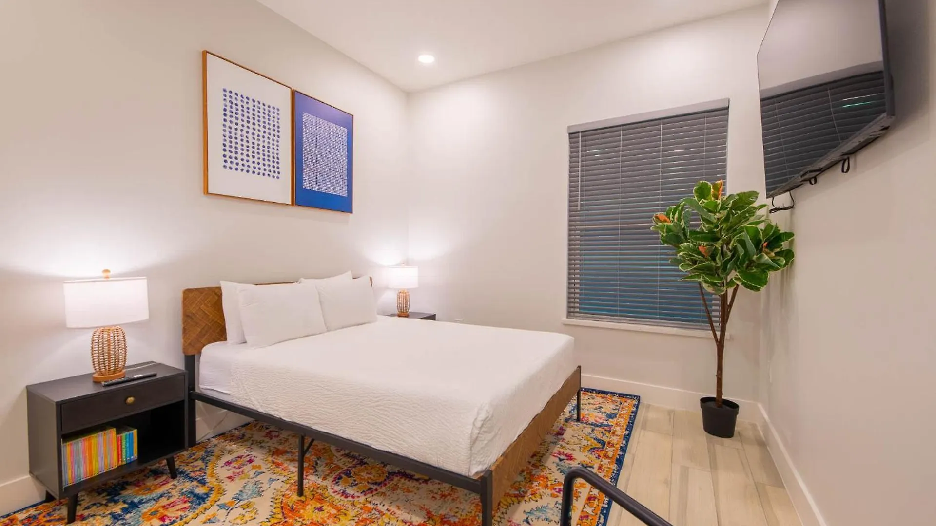 Moonlit Dunes Den Apartment *
