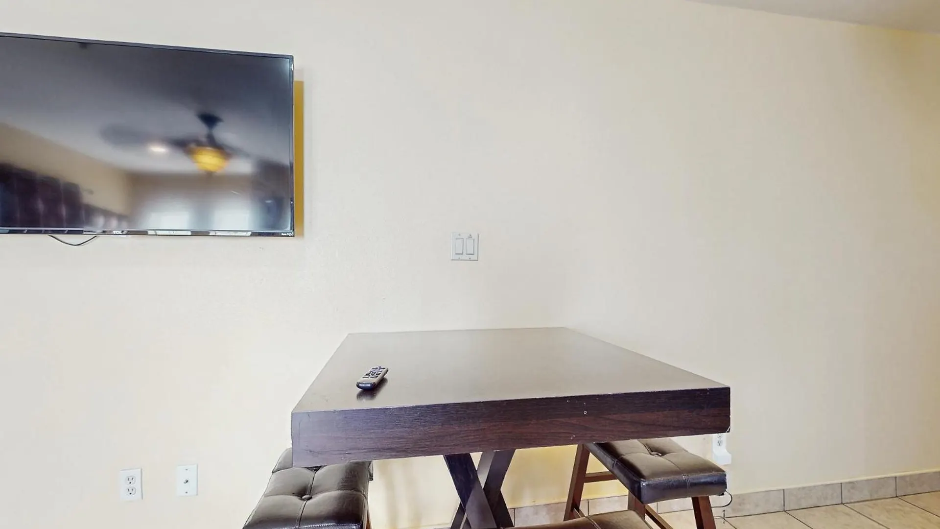 Semesterbostad Lantana Retreat Unit #2 *