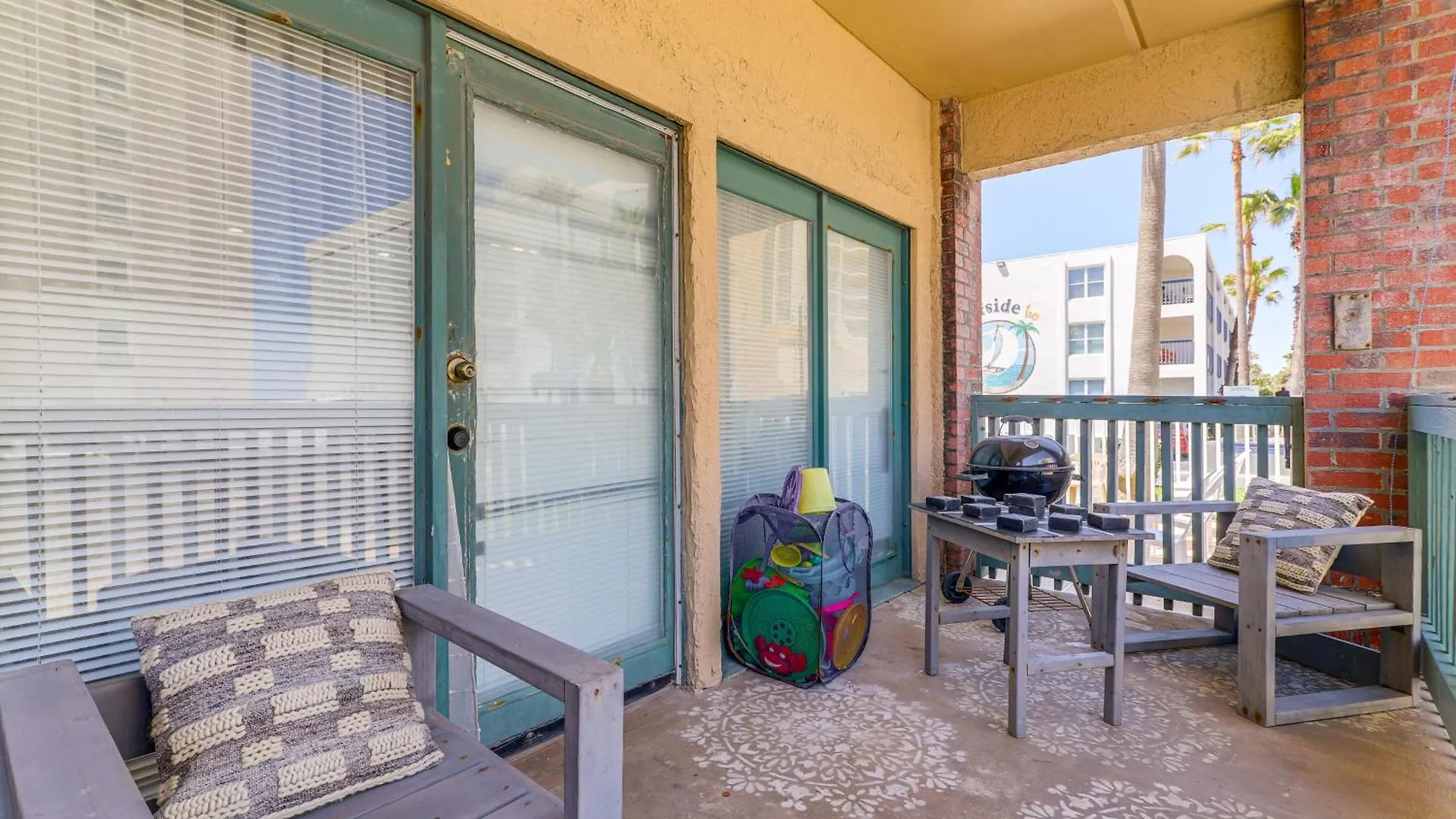 Luxe South Padre With Pool - Walk To Beach! South Padre Island