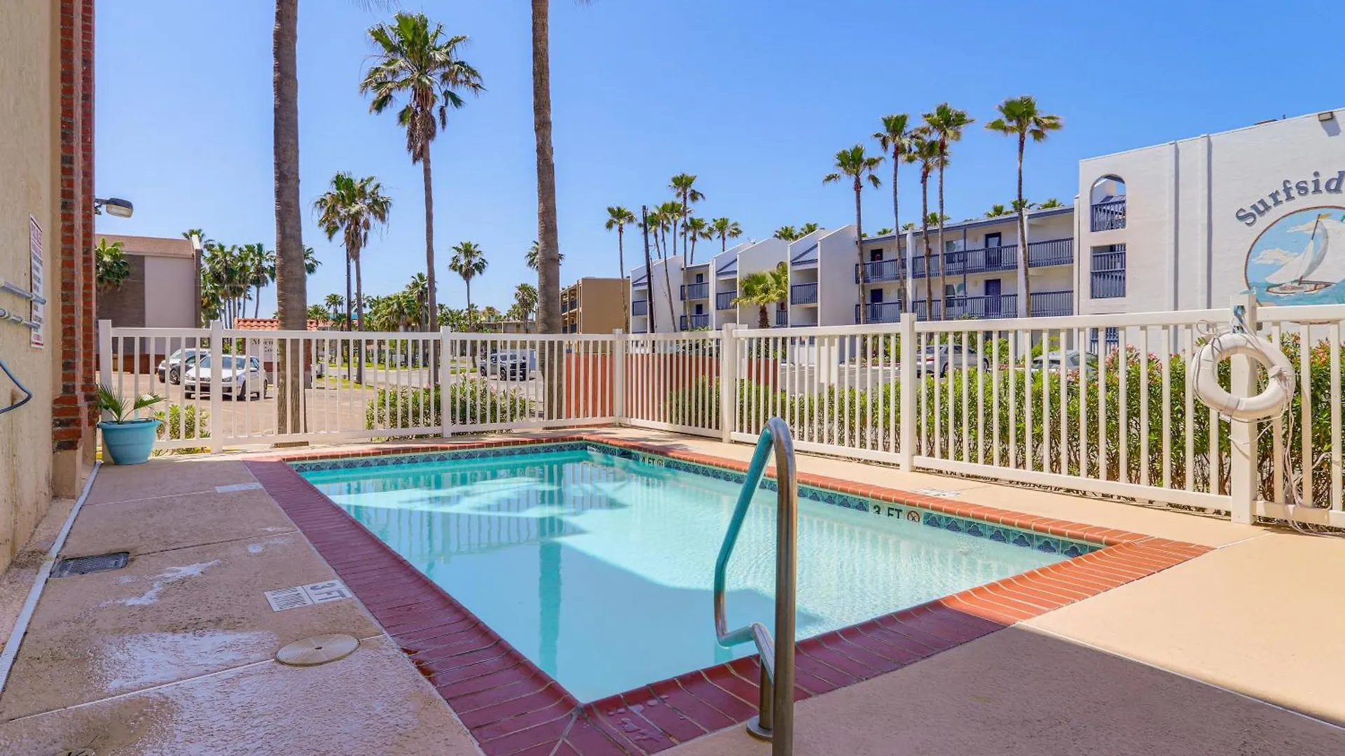 Luxe South Padre With Pool - Walk To Beach!
