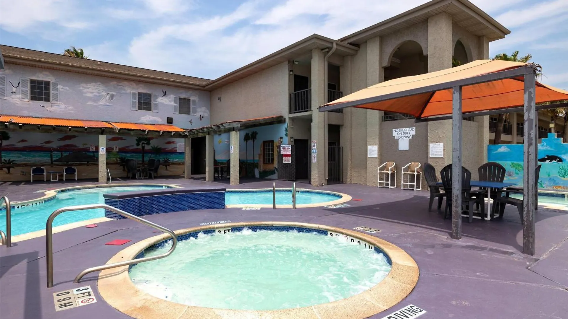 Ramada By Wyndham & 2*