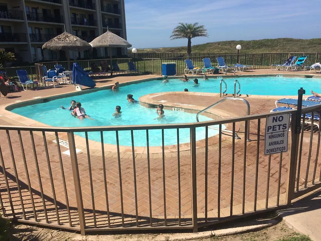 Beachside 2 Bedroom Sleeps 9 Holiday home