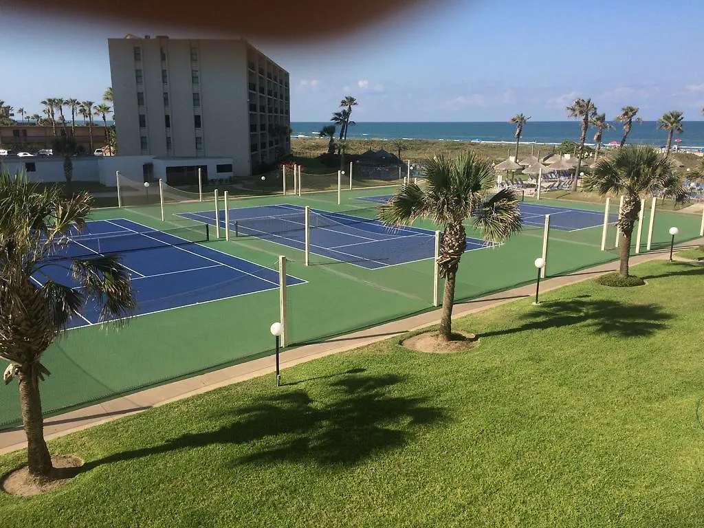 Beachside 2 Bedroom Sleeps 9