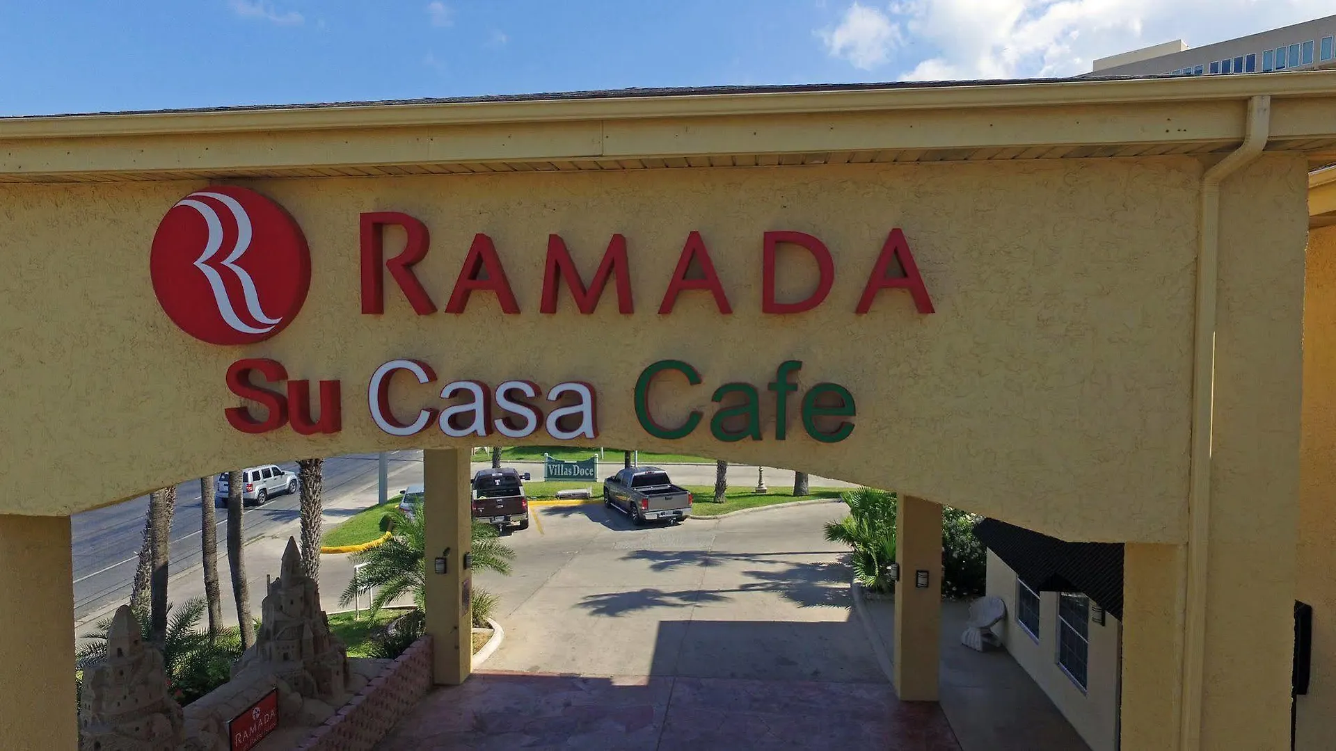 Ramada By Wyndham & Мотель 2*
