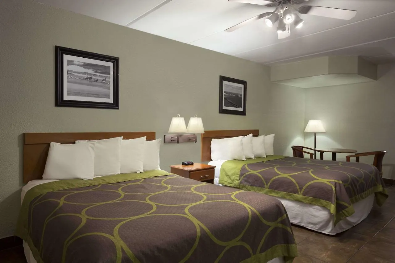 Super 8 By Wyndham Otel 2*