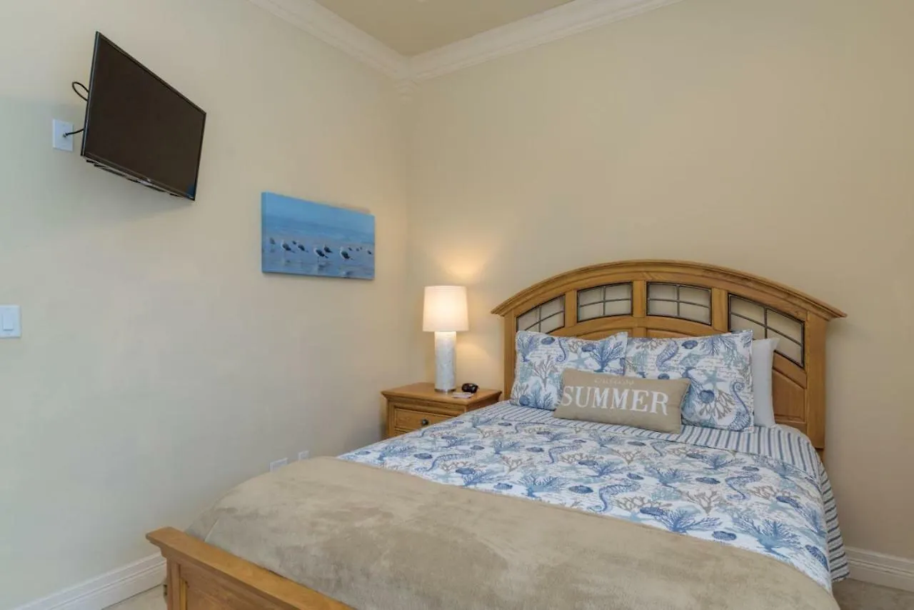 Lantana Apartment *
