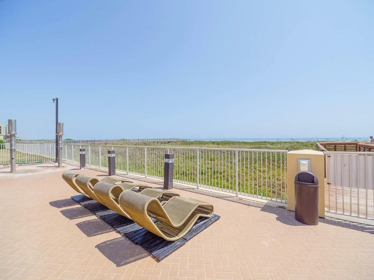 Luxurious 3 Bedrooms In Peninsula At The Beach Apartment *