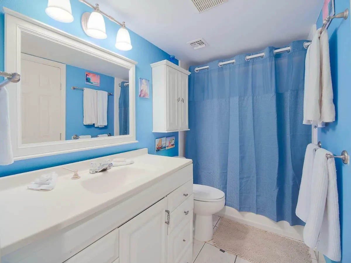 Relaxing Condo, Great Location, 3 Minute Walk To The
