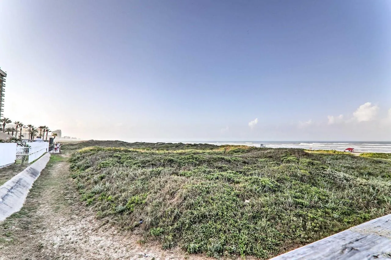 Appartement Haven With Shared Amenities - Steps To Beach!