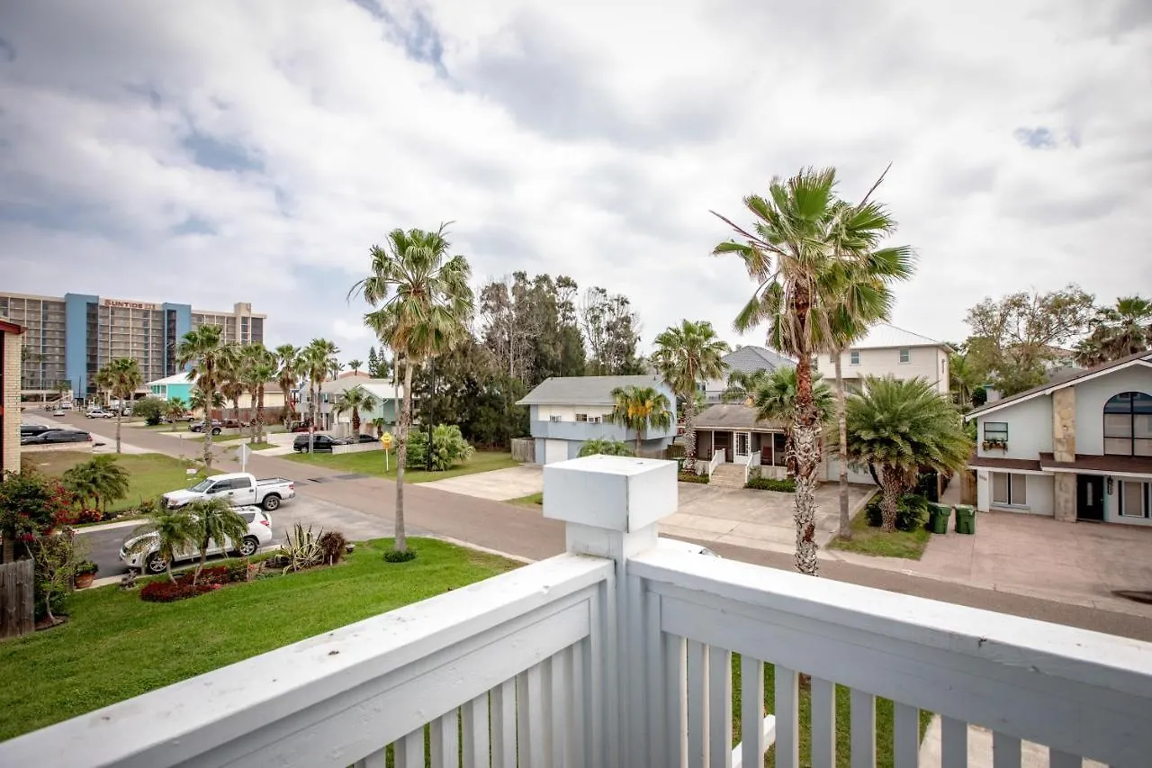 Blue Dolphin Holiday home *