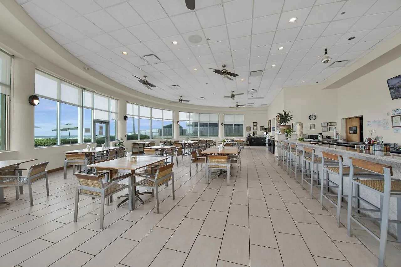 Отель Peninsula Island & - Beachfront At 4*